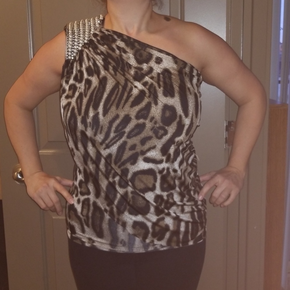 Cold shoulder top with pearls